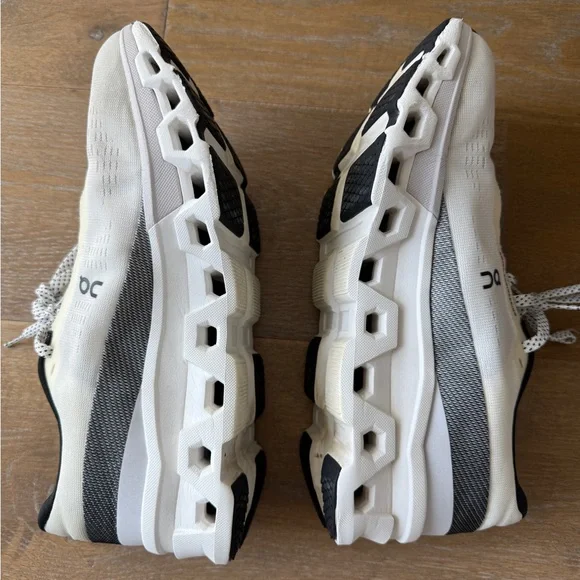 On Running Women's Sneakers - White and Black - Picture 6 of 7